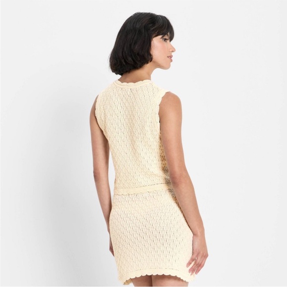 Cream Sleeveless Knit Top Gold Buttons XS New Future Collective Crochet Vest New - Picture 4 of 8